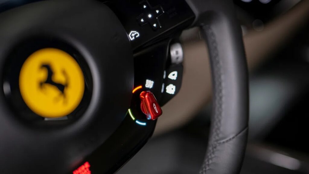 Управление на руле New Ferrari Purosangue SUV 2023