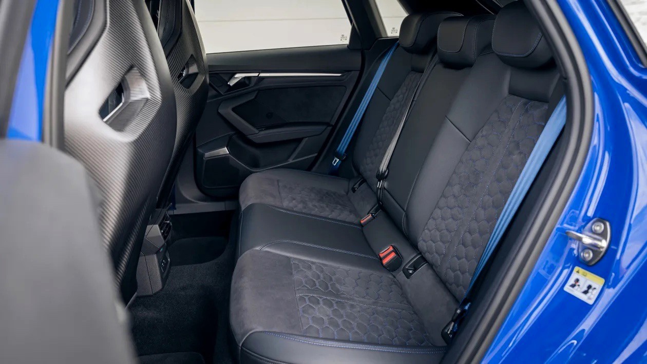 Место задних пассажиров в Audi RS 3 Sportback Performance Edition